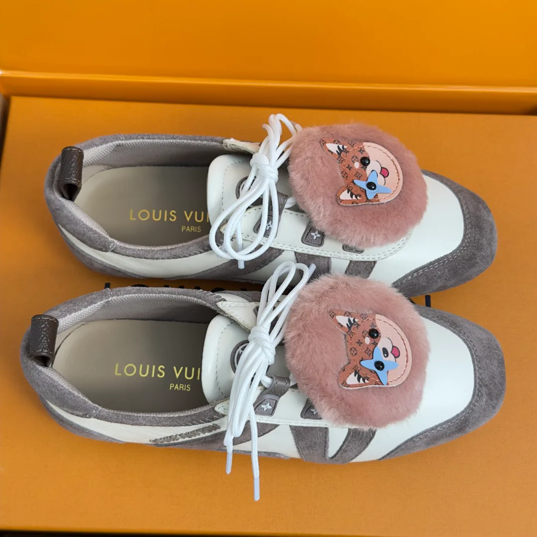 Кроссовки Женские Louis Vuitton 18083489
