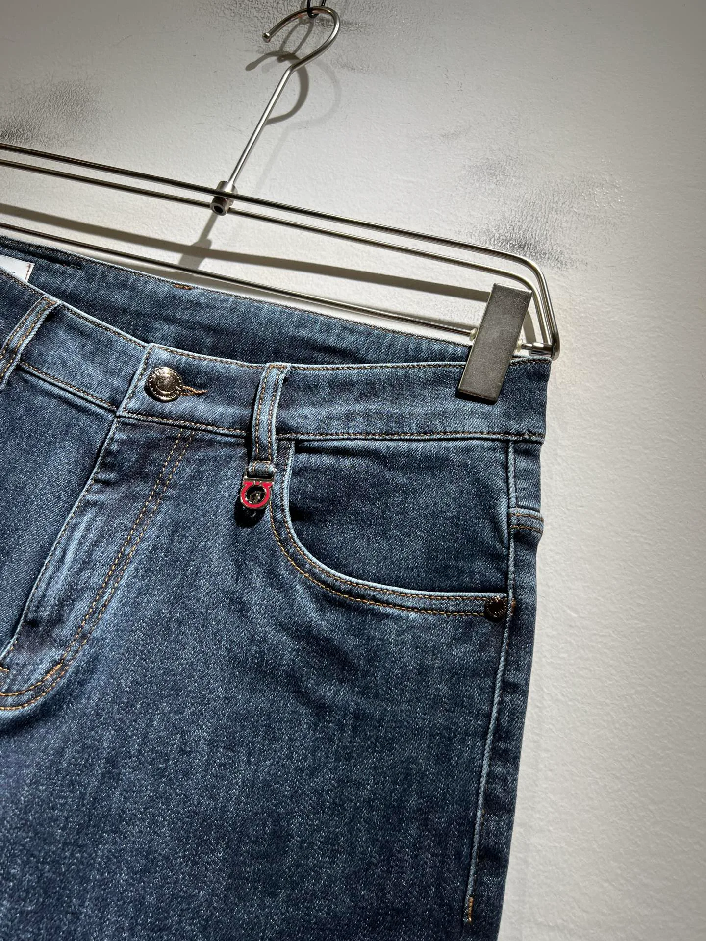 Джинсы Мужские Salvatore Ferragamo 568951