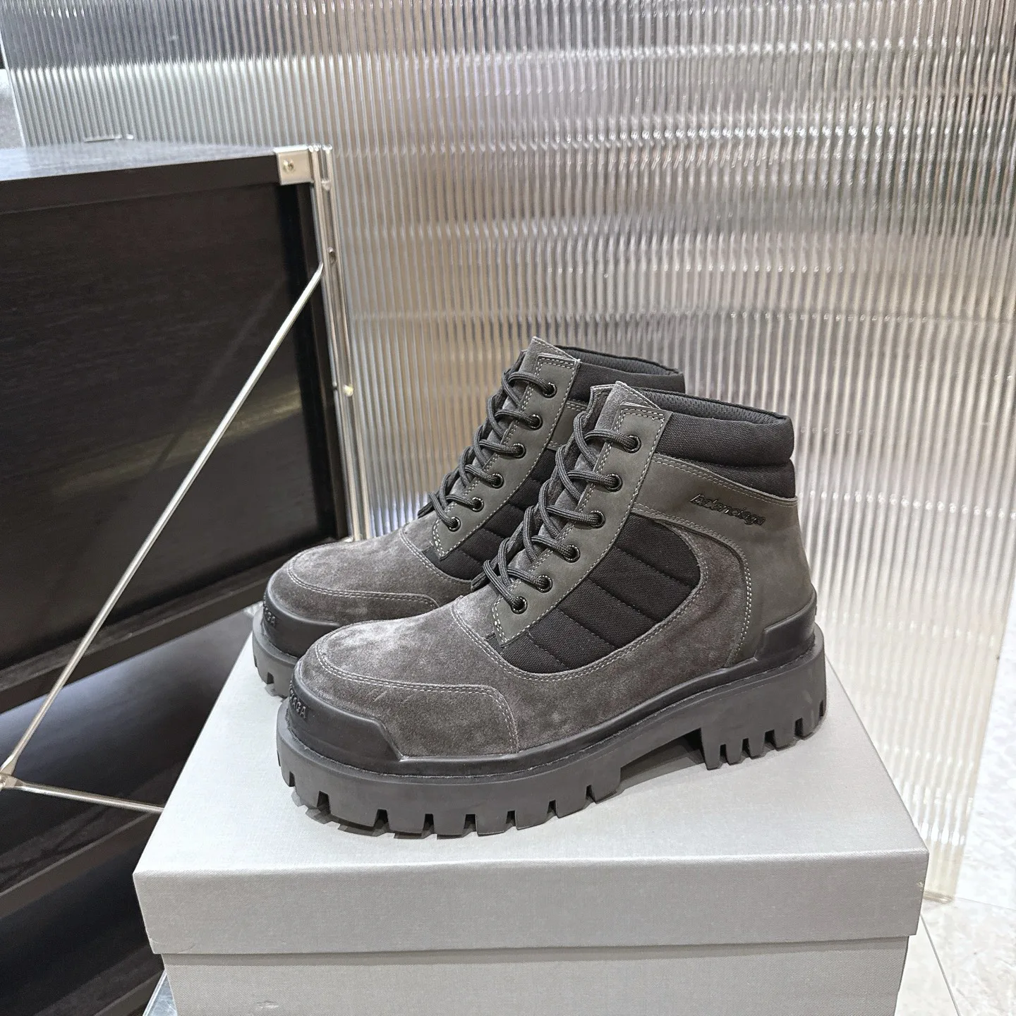 Ботинки Мужские Balenciaga 18598041