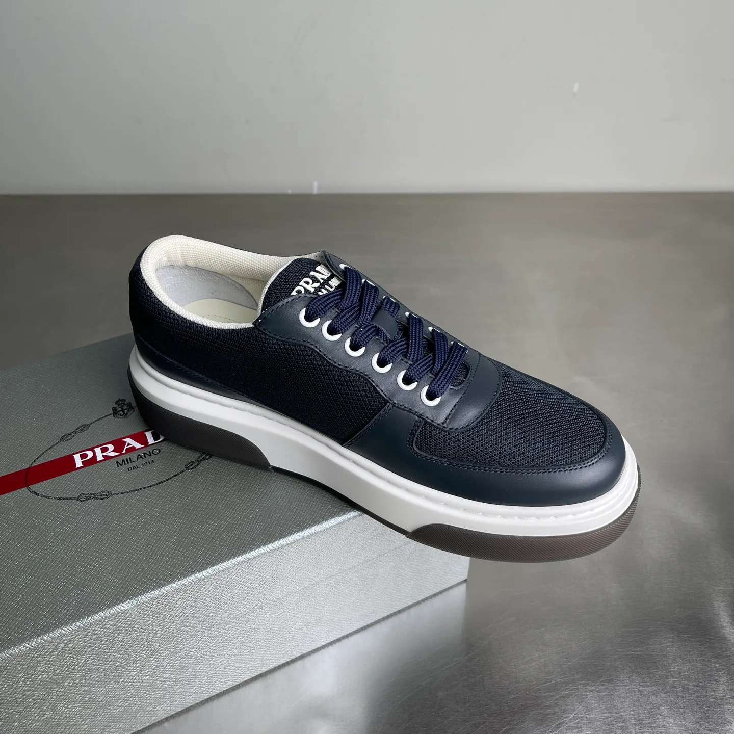Кроссовки Мужские Prada 13988400