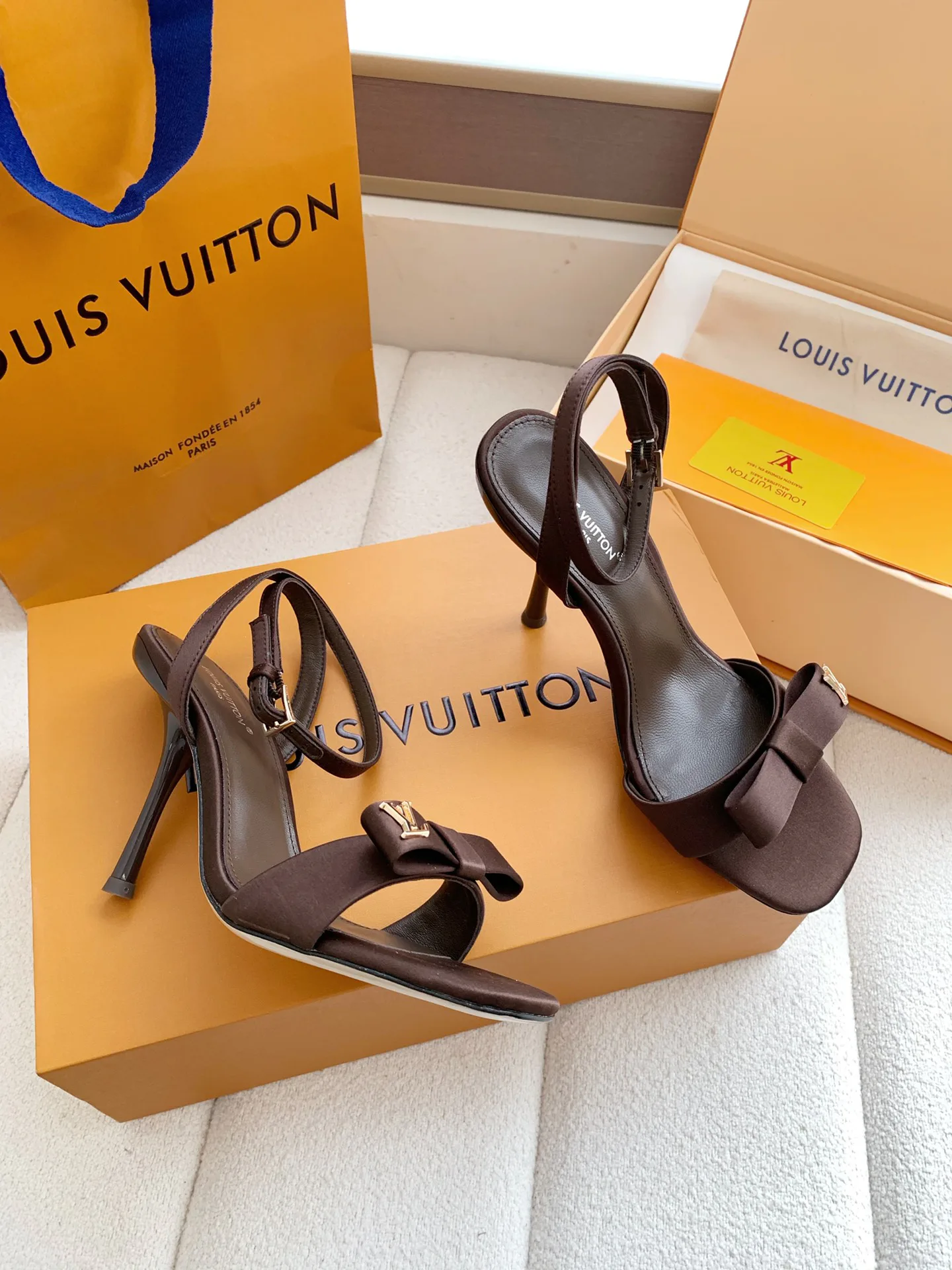 Босоножки Женские Louis Vuitton 11808990