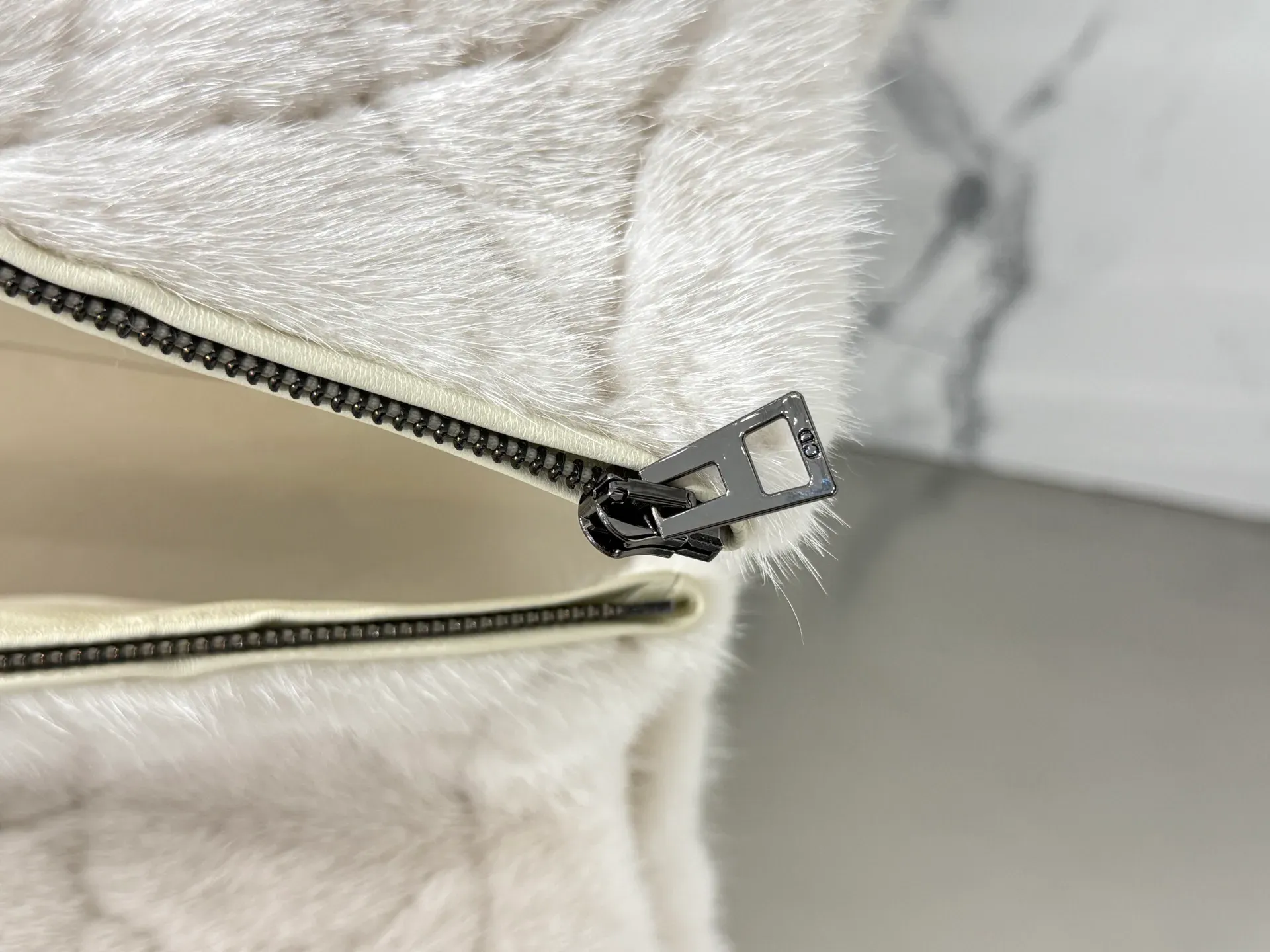 Шубы Женские Christian Dior 4771617