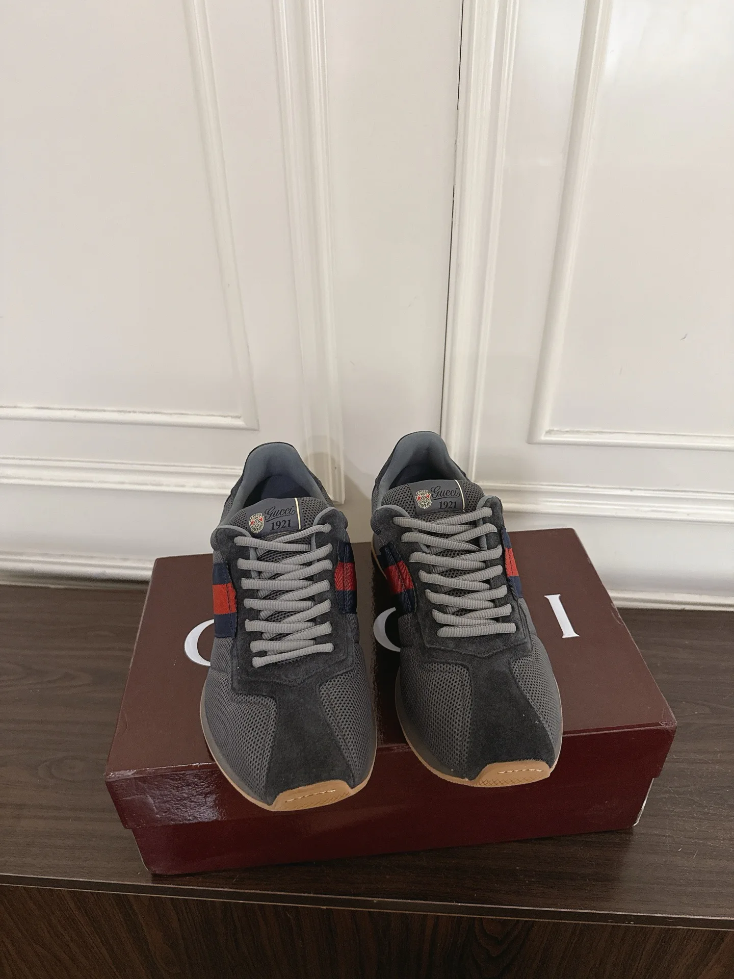 Кроссовки Женские Gucci 17946892