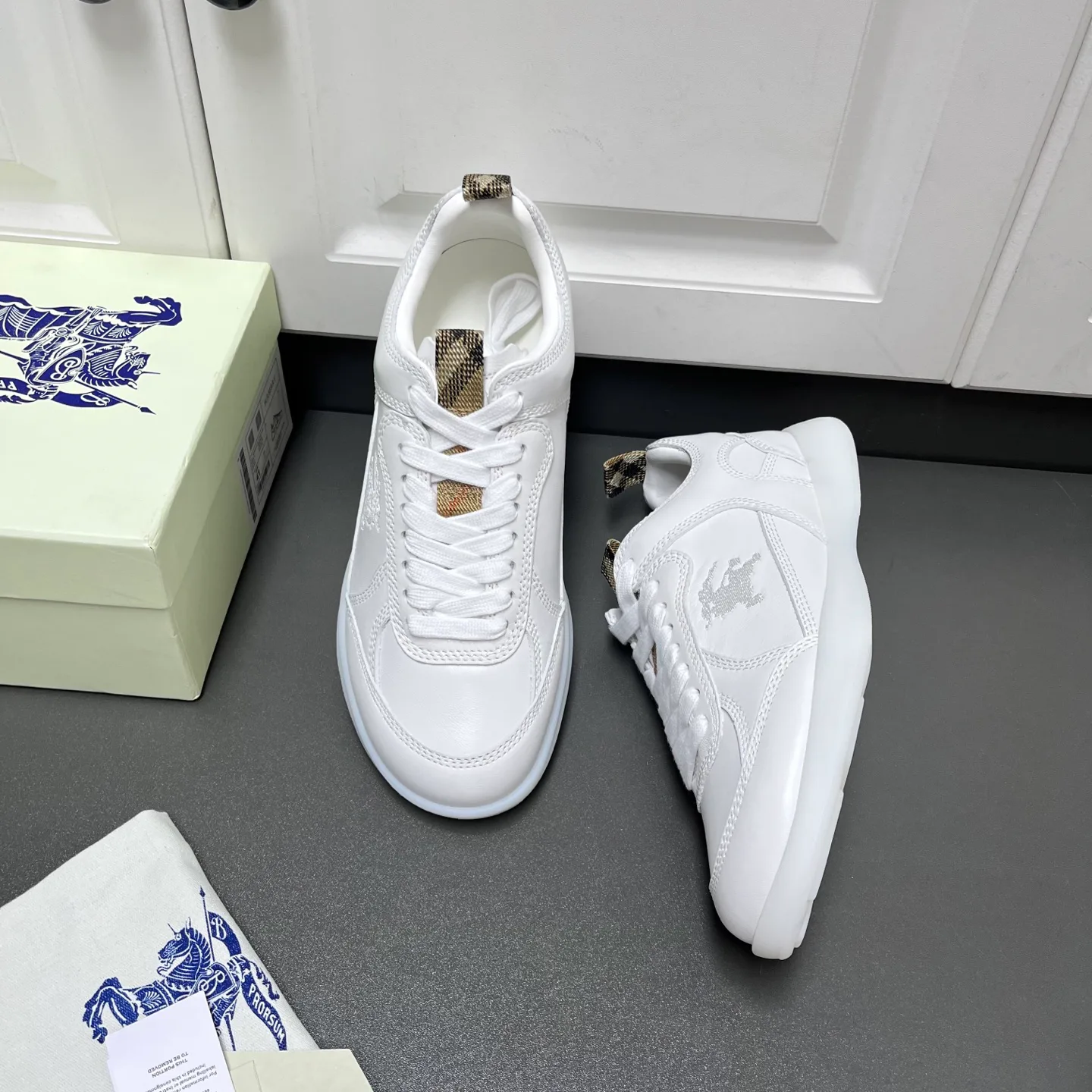 Кроссовки Мужские Burberry 9998342