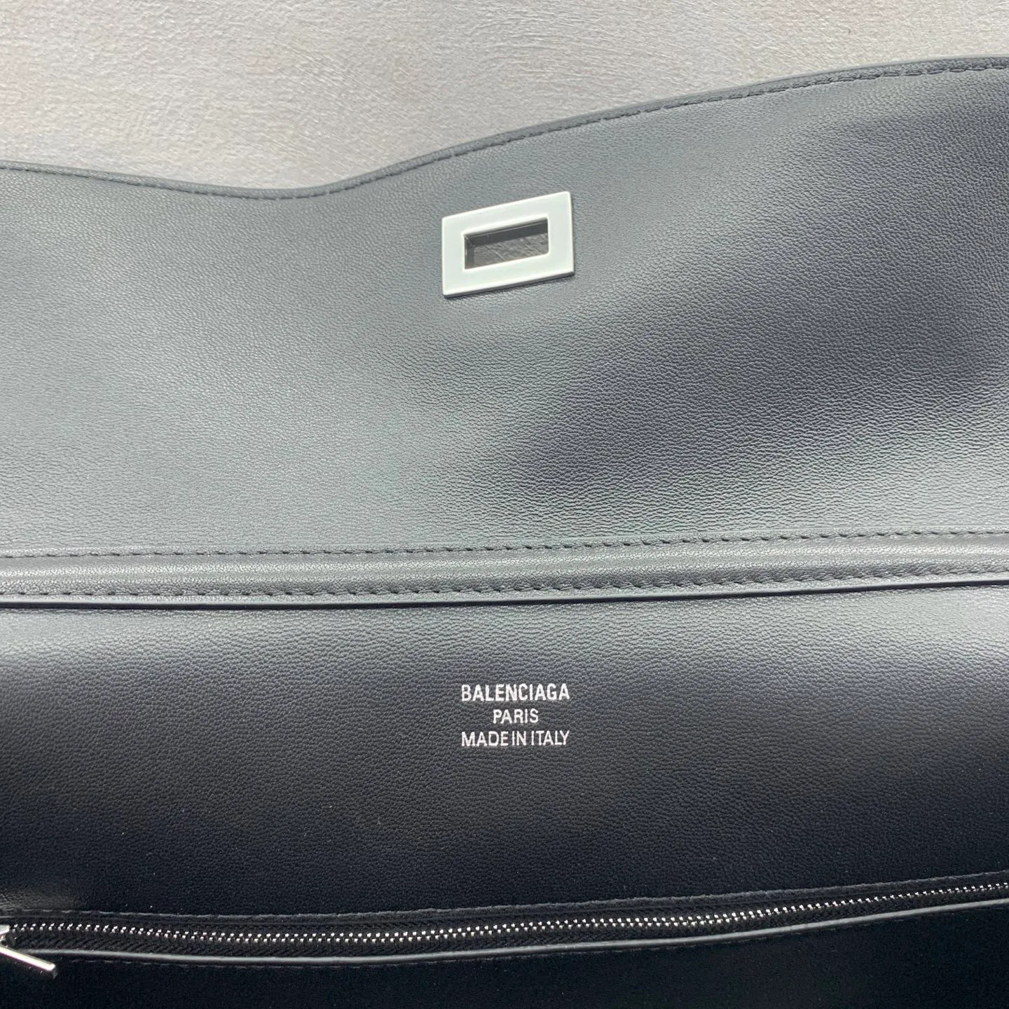 Классические Сумки Женские Balenciaga 18136462
