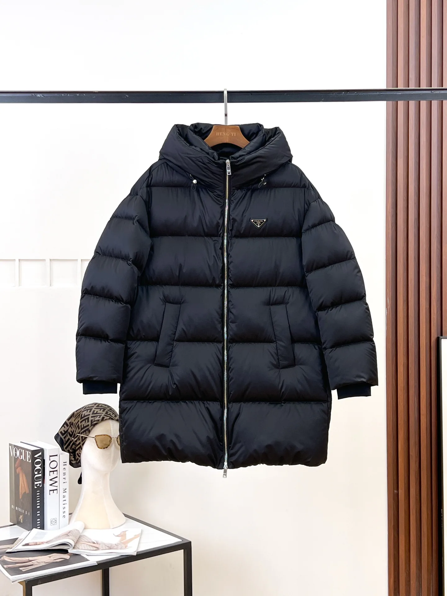 Куртки И Пуховики Женские Prada 18820499
