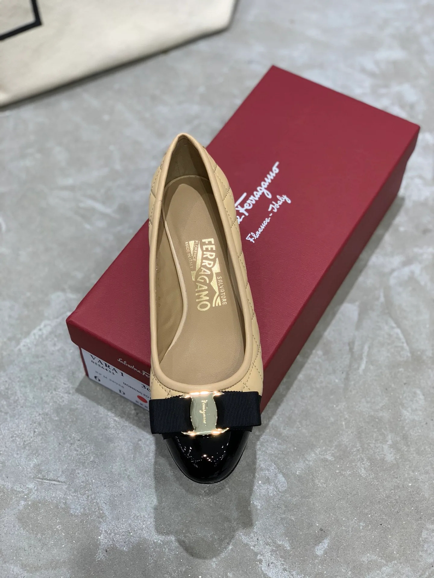 Балетки Женские Salvatore Ferragamo 17642549