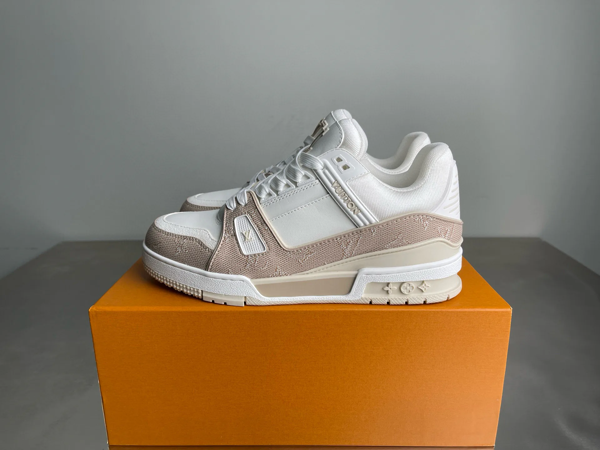 Кроссовки Мужские Louis Vuitton 11707421