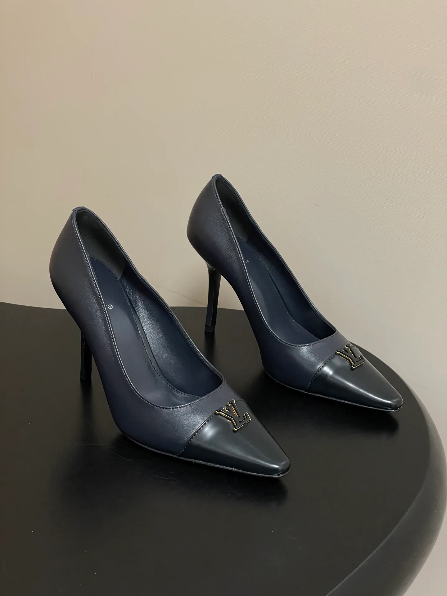 Туфли Женские Louis Vuitton 11628707