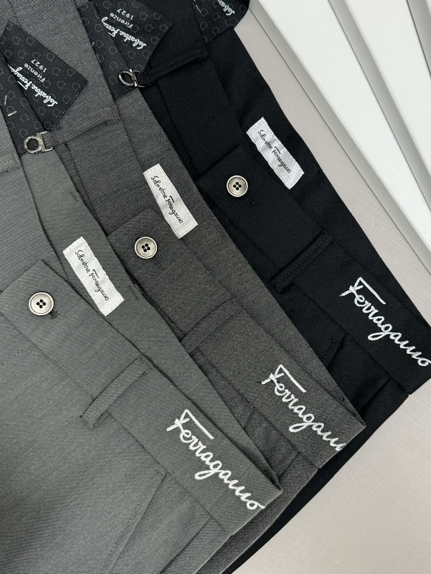 Брюки Мужские Salvatore Ferragamo 11755749