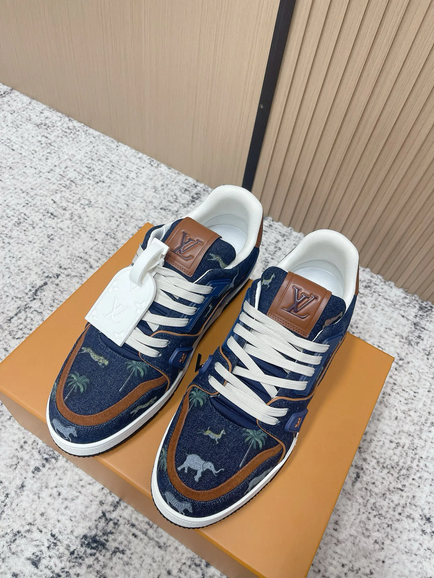 Кроссовки Женские Louis Vuitton 12785849