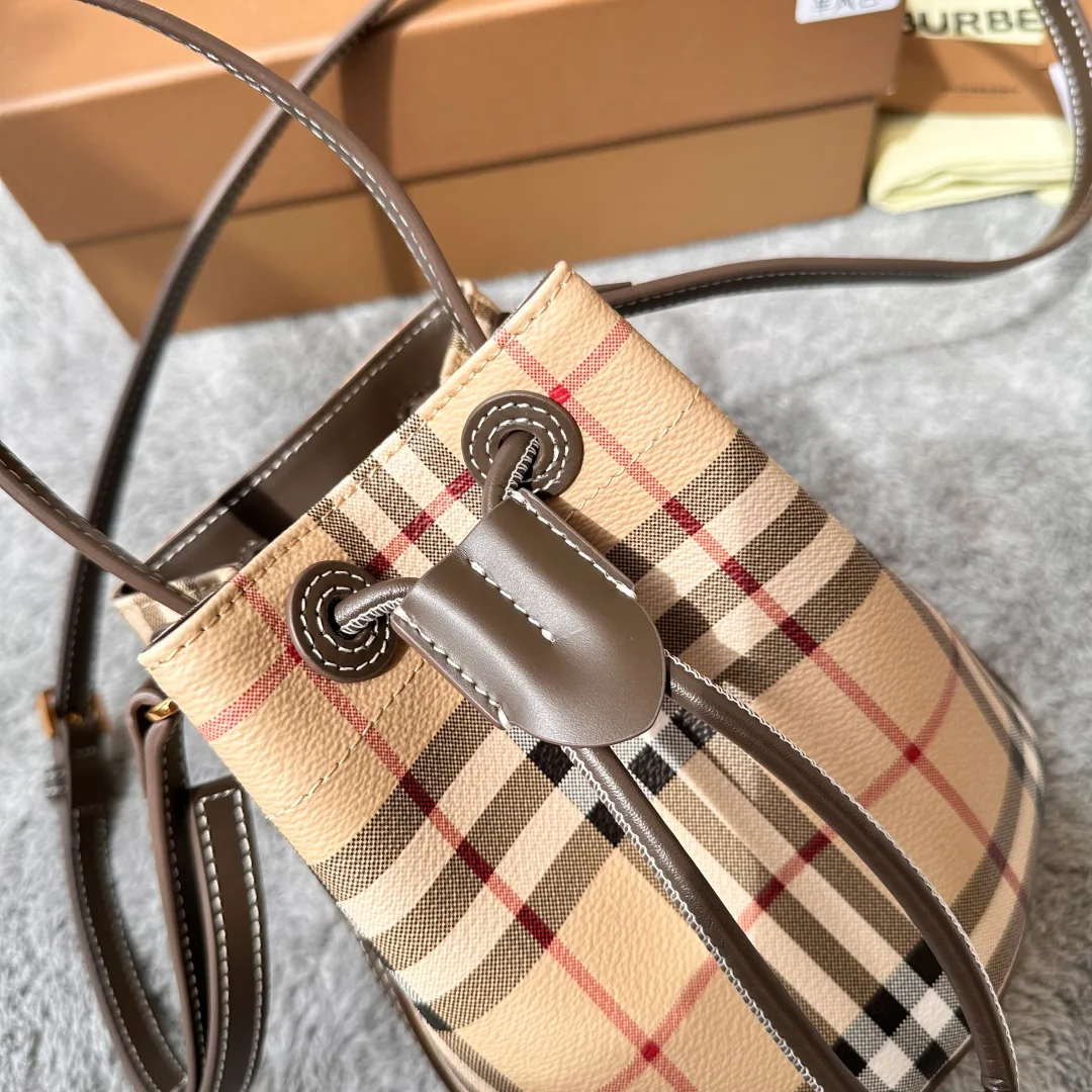 Сумки На Ремне Женские Bottega Veneta 11017428