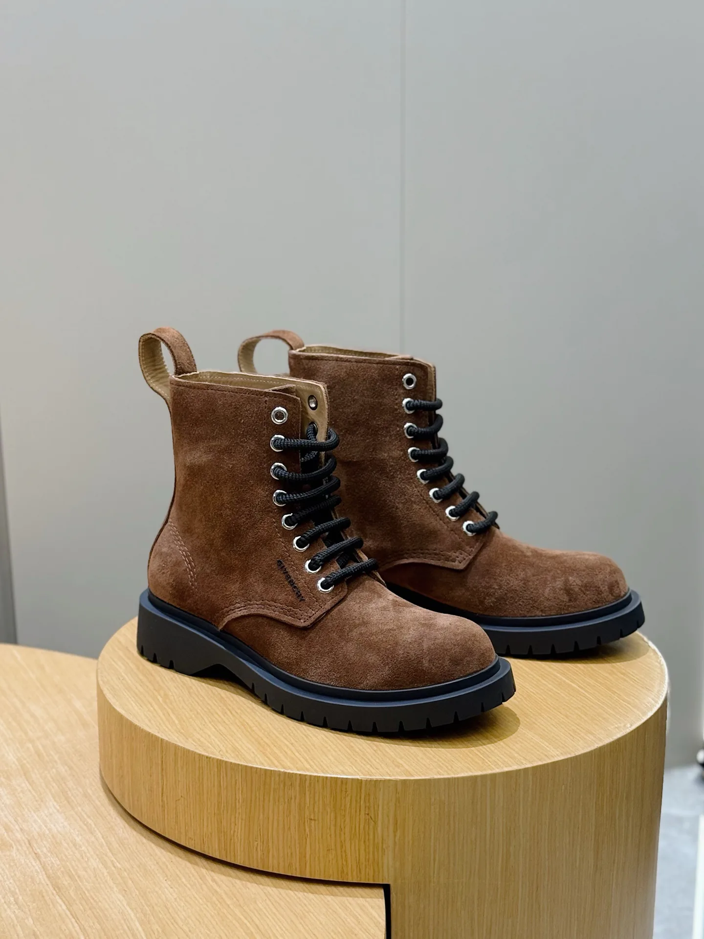 Ботинки Мужские Givenchy 631039