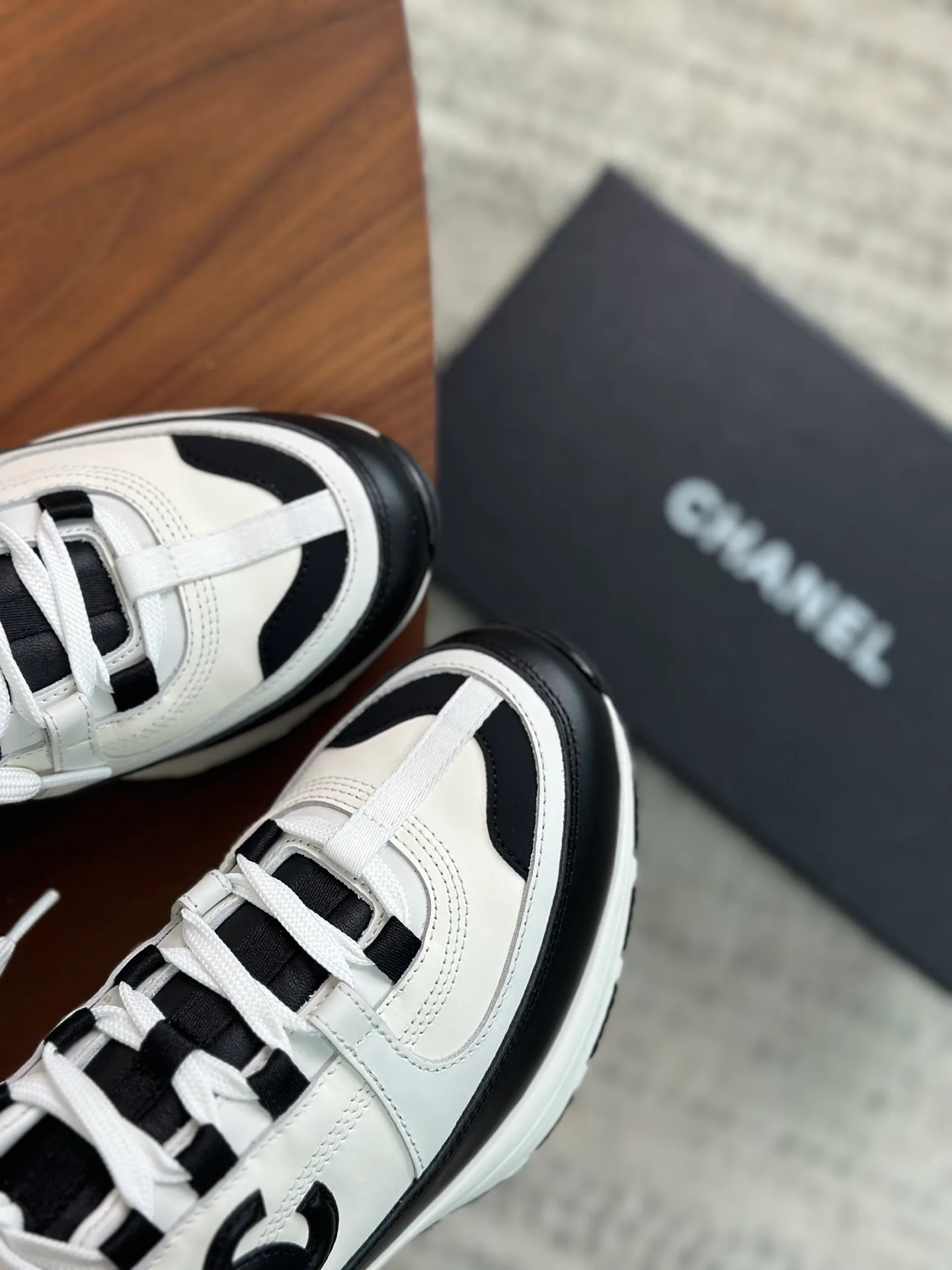 Кроссовки Женские Chanel 18329928