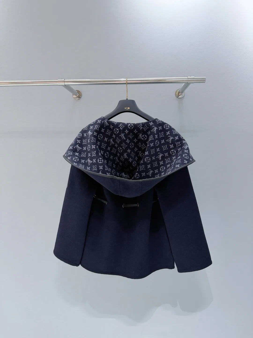 Пальто Женские Louis Vuitton 19082086