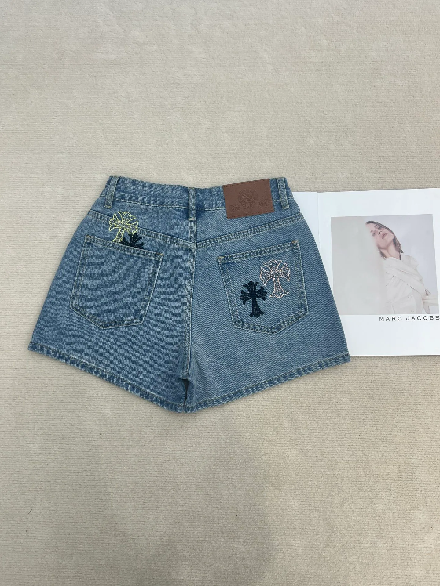 Шорты Женские Chrome Hearts 11688552