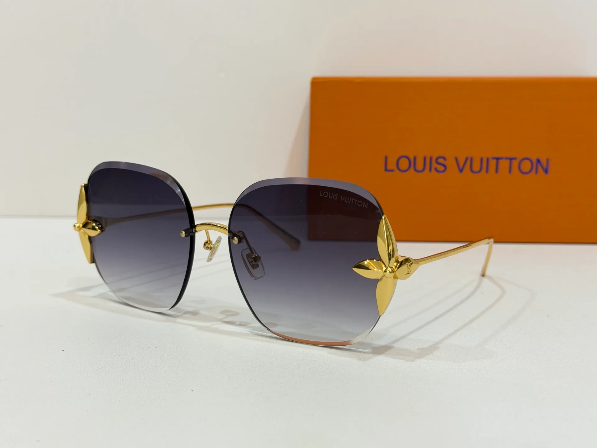 Очки Louis Vuitton 14321646