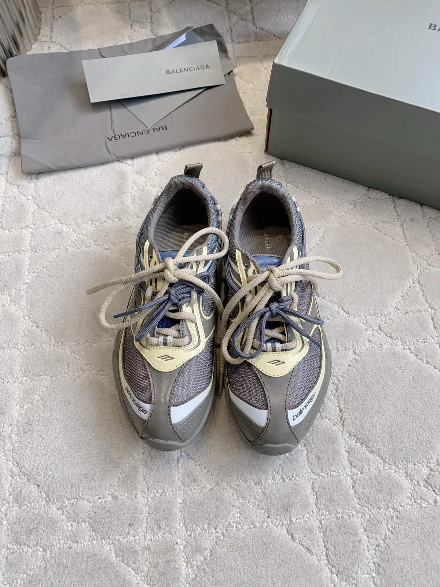 Кроссовки Женские Balenciaga 18133406