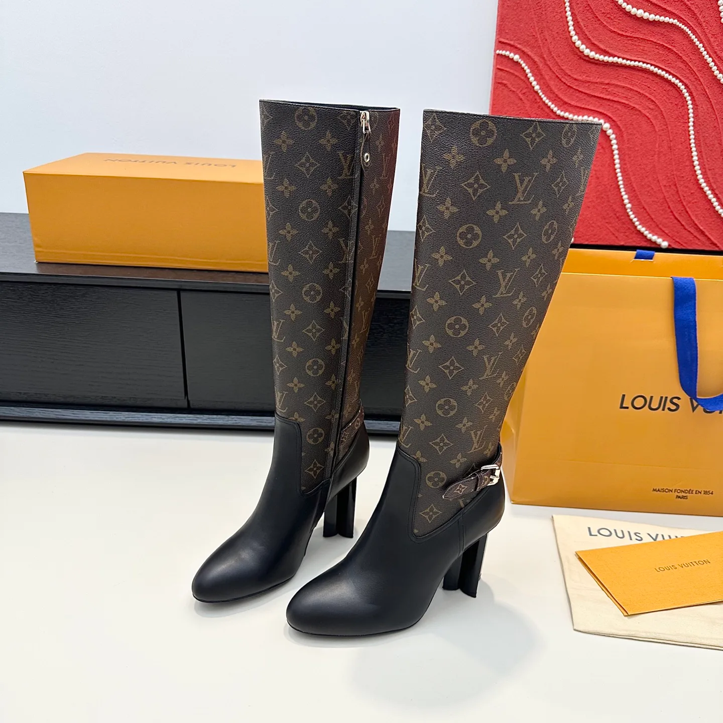 Сапоги Женские Louis Vuitton 19301560