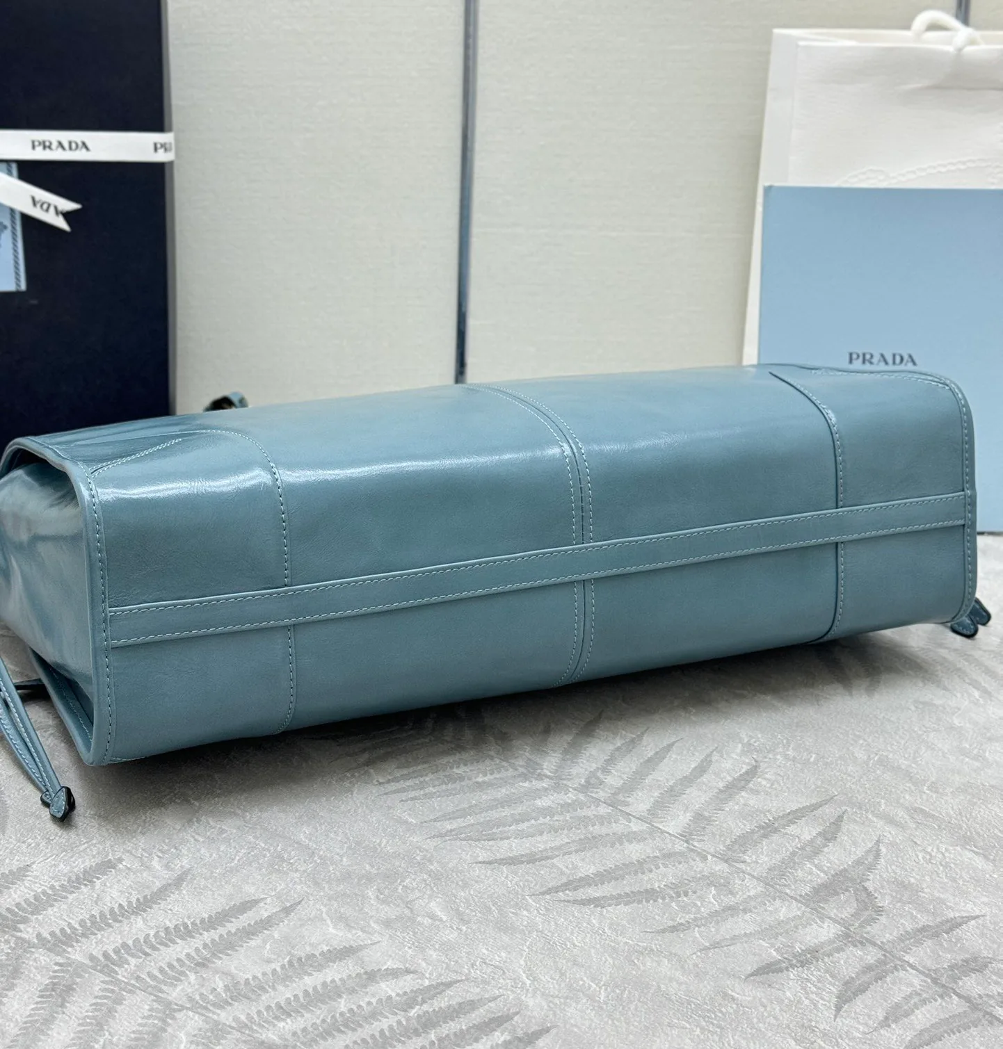 Классические Сумки Женские Prada 11462555