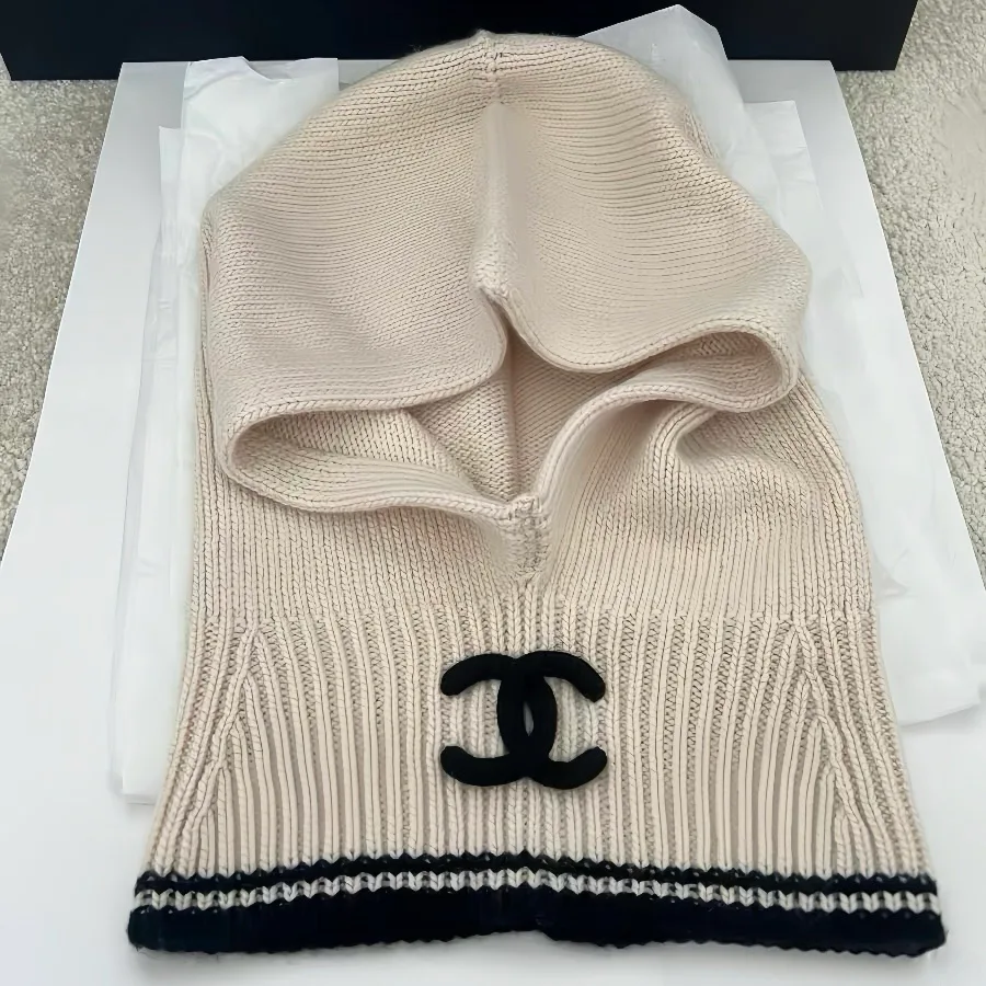 Головные Уборы Chanel 18347838