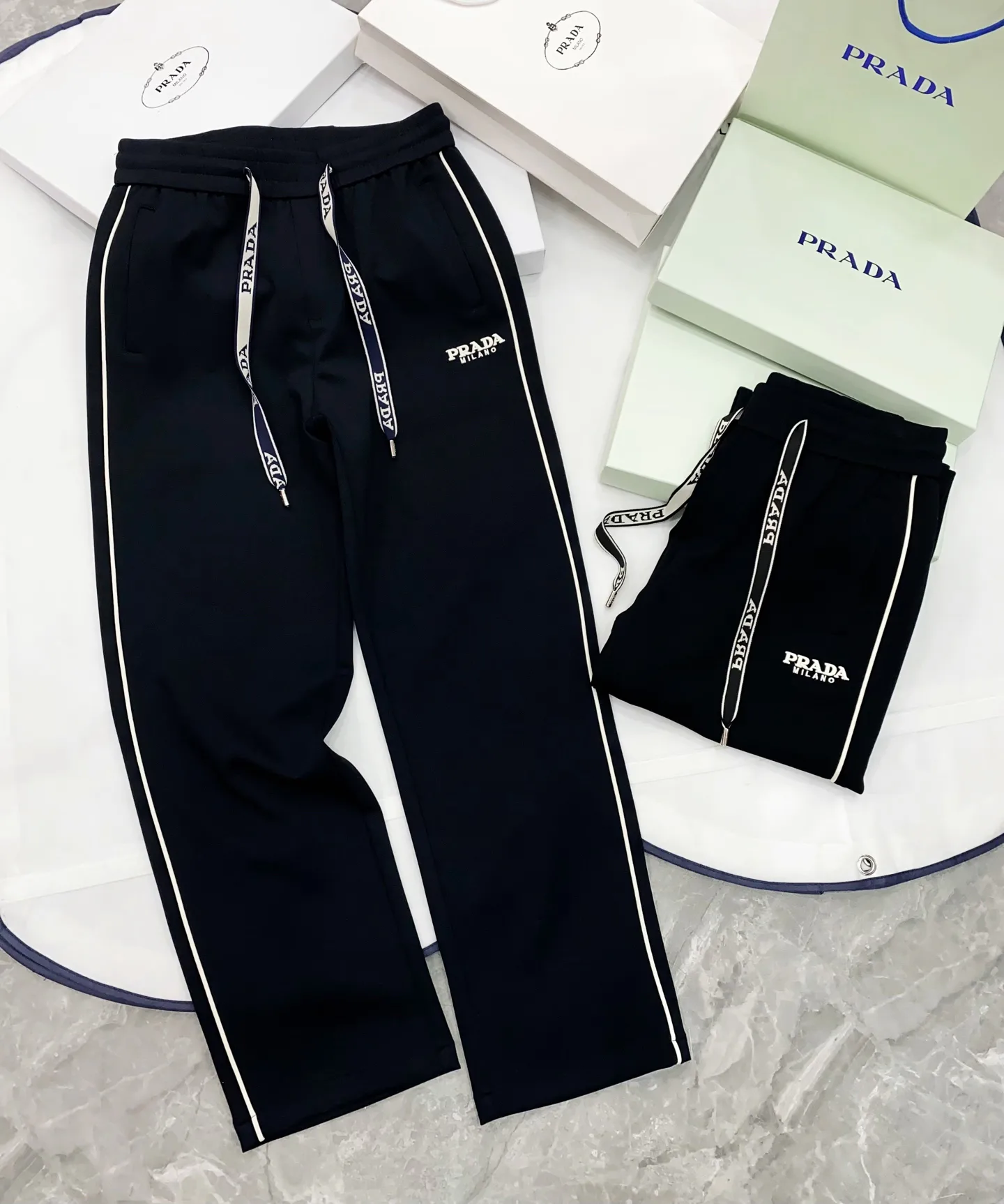 Брюки Мужские Prada 13441585