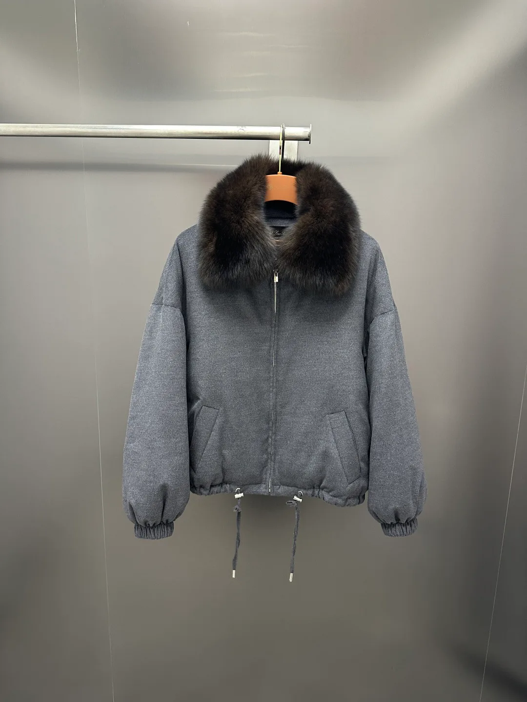 Куртки И Пуховики Женские Loro Piana 18702449