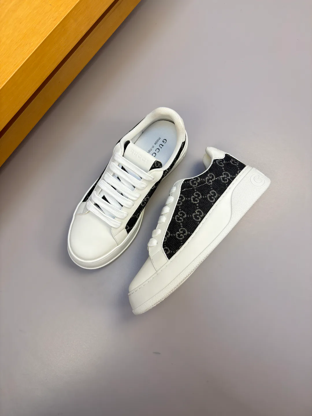 Кроссовки Женские Gucci 18781752