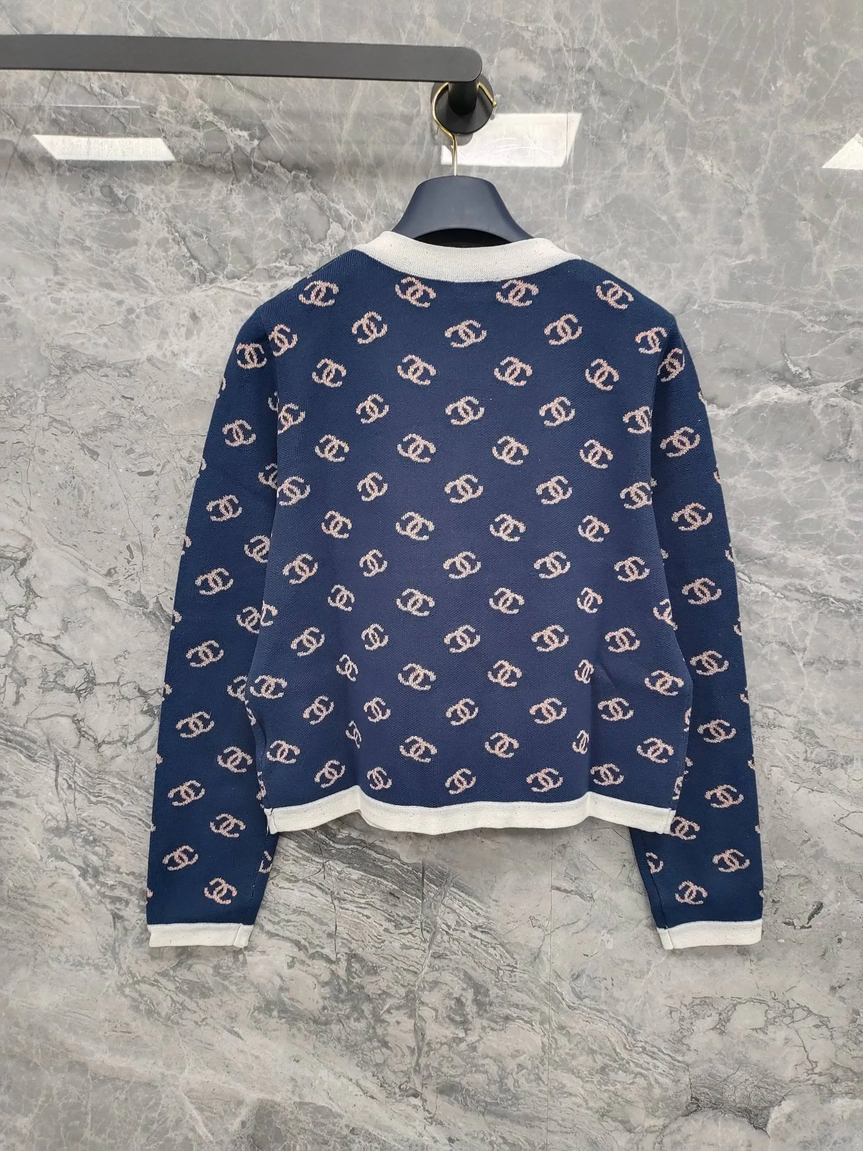 Джемперы И Свитеры Женские Chanel 17954425