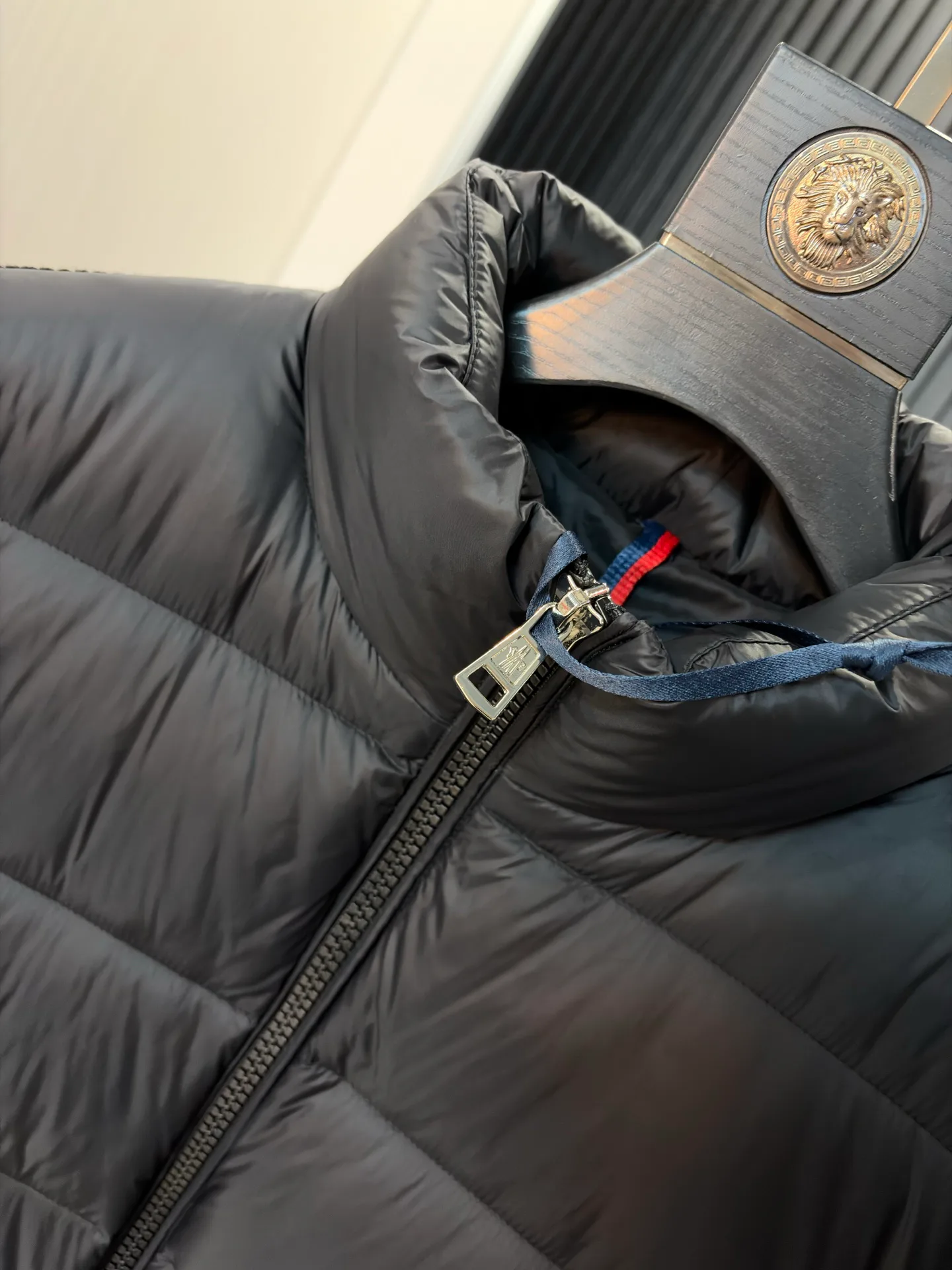 Куртки И Пуховики Женские Moncler 18391737