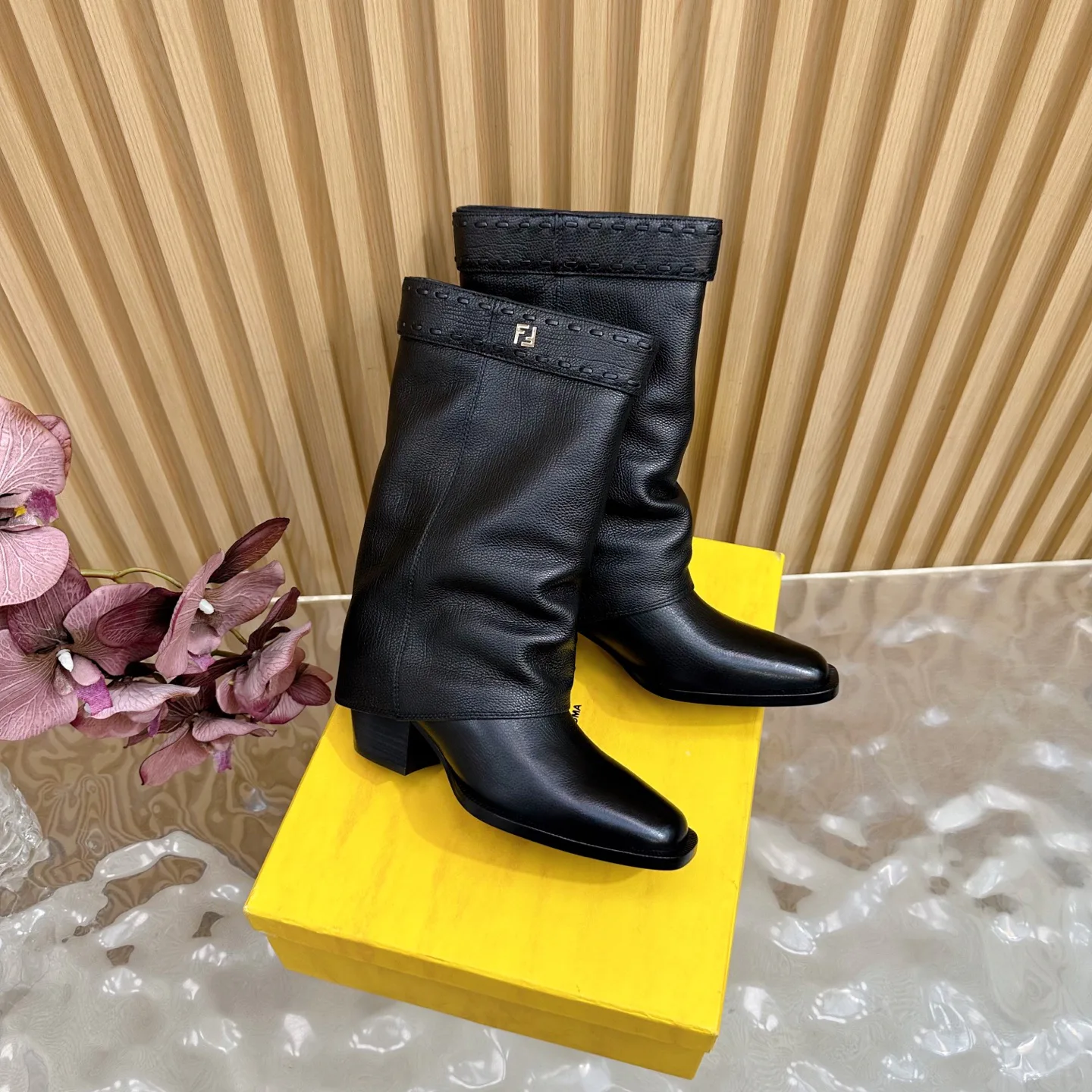 Сапоги Женские Fendi 18235444