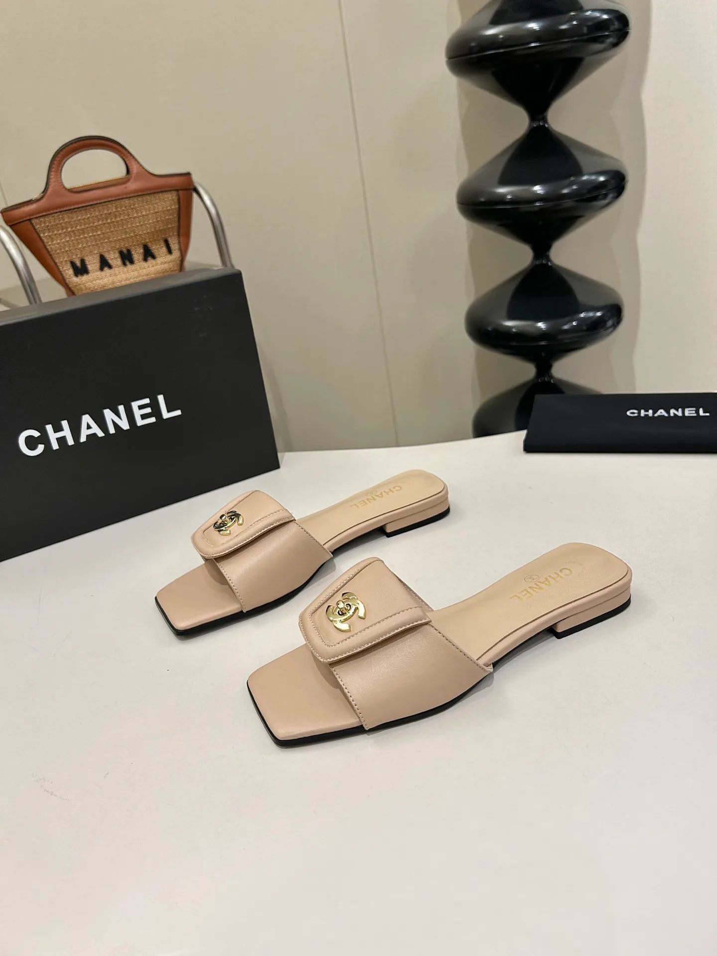 Шлепанцы Женские Chanel 13077793