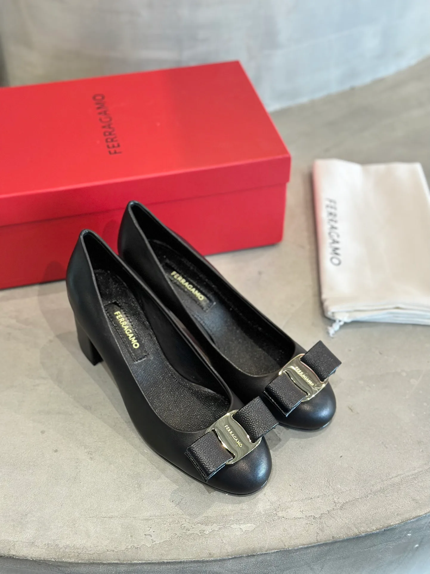 Туфли Женские Salvatore Ferragamo 11675553