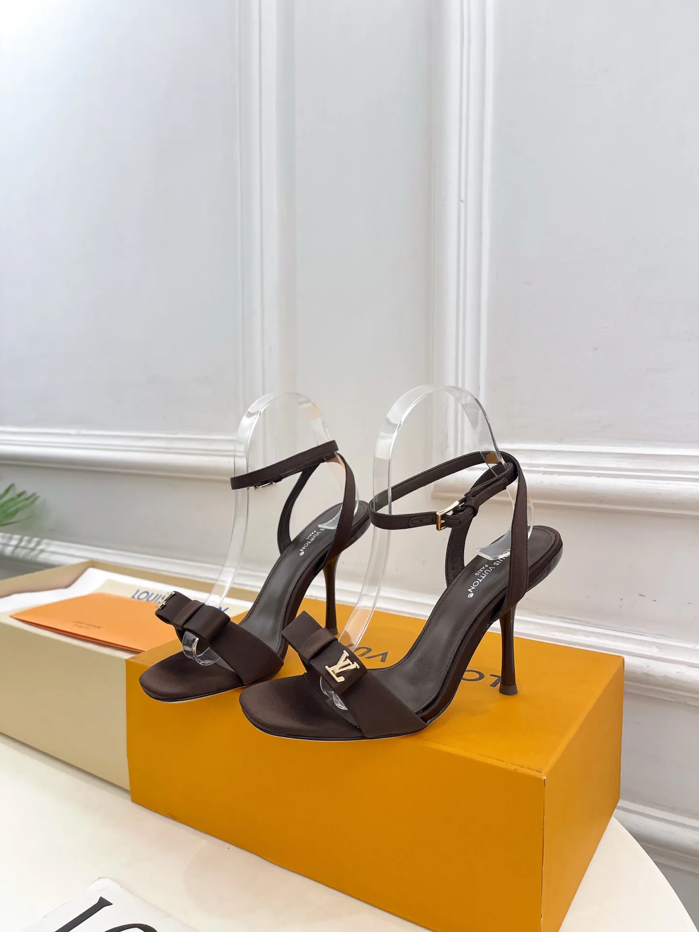 Босоножки Женские Louis Vuitton 11893450