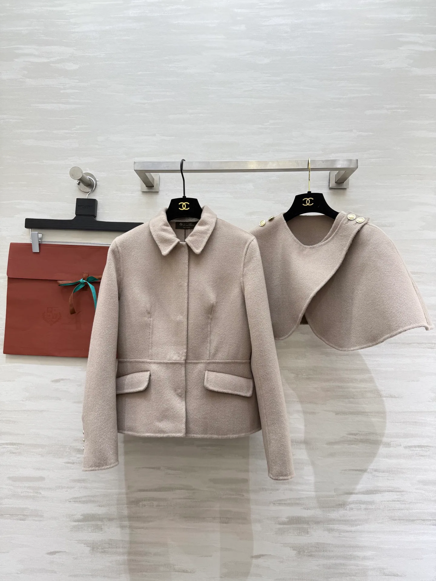 Куртки И Пуховики Женские Loro Piana 373793