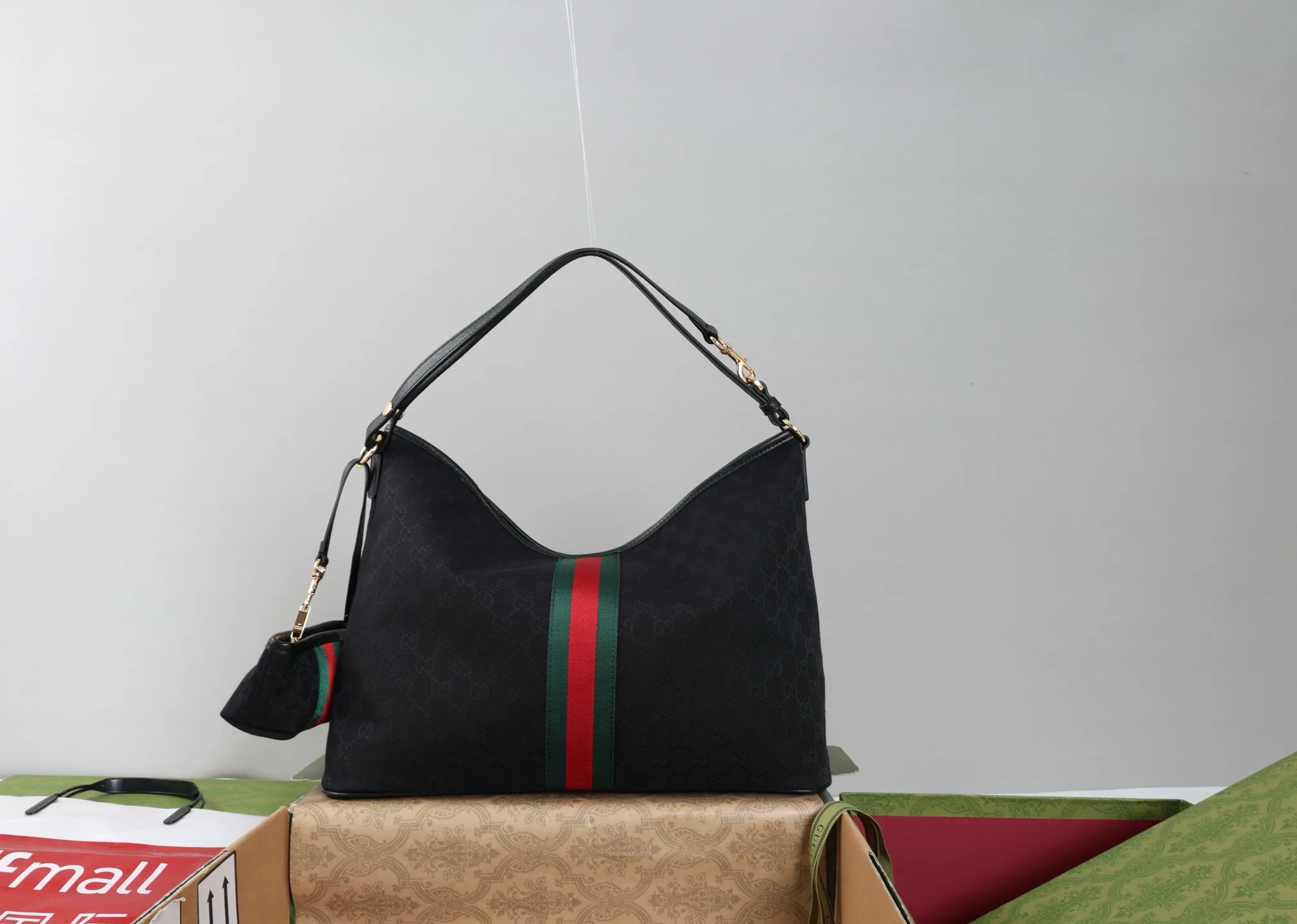 Классические Сумки Женские Gucci 18250602