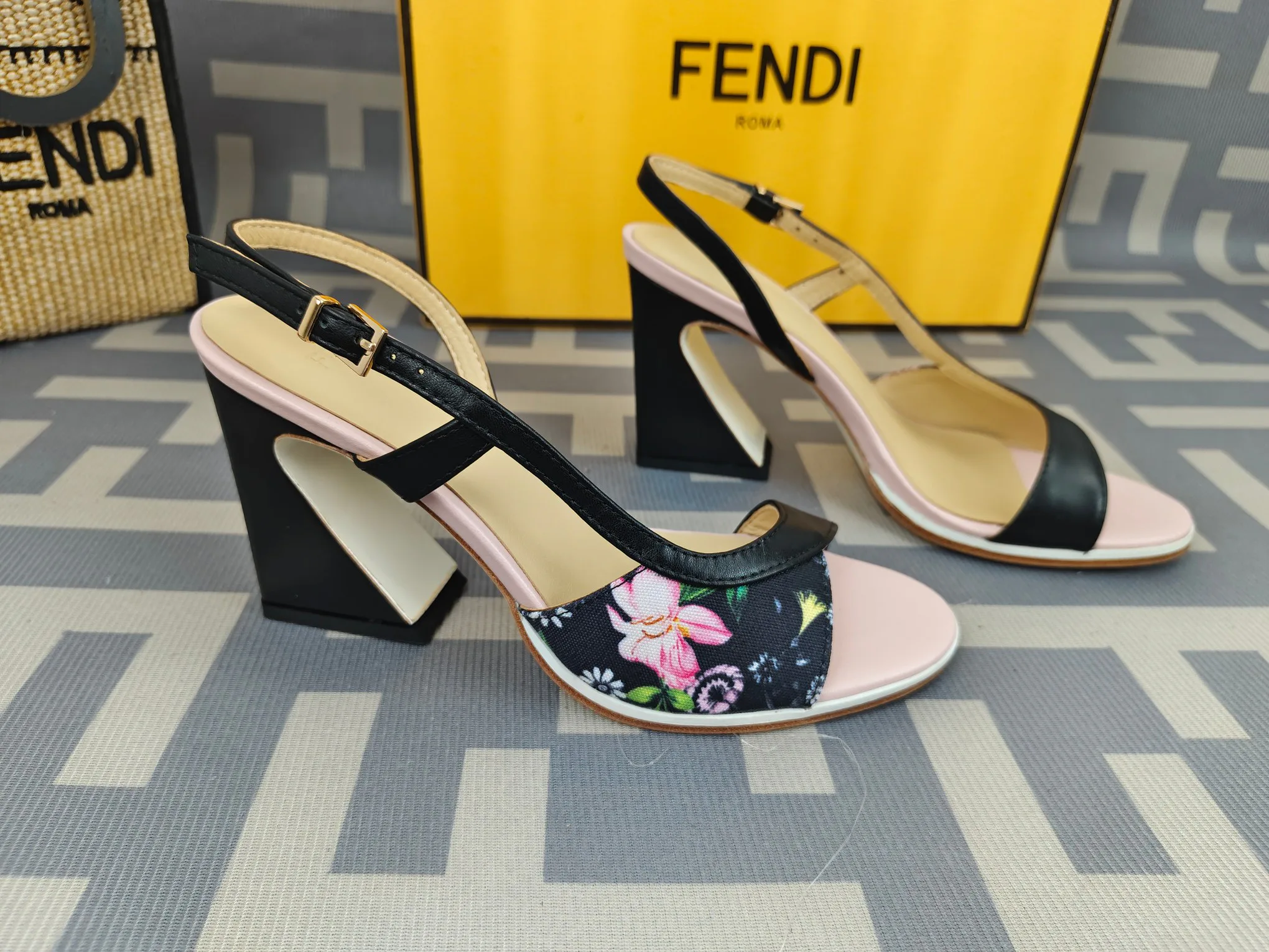 Туфли Женские Fendi 11776682
