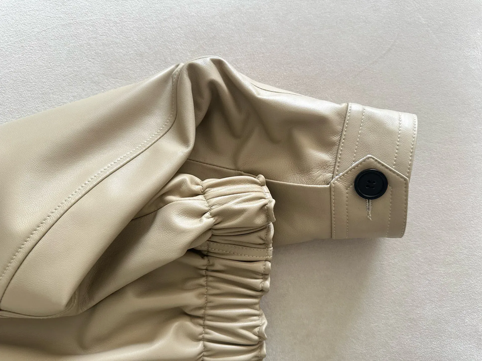 Куртки И Пуховики Женские Bottega Veneta 787337