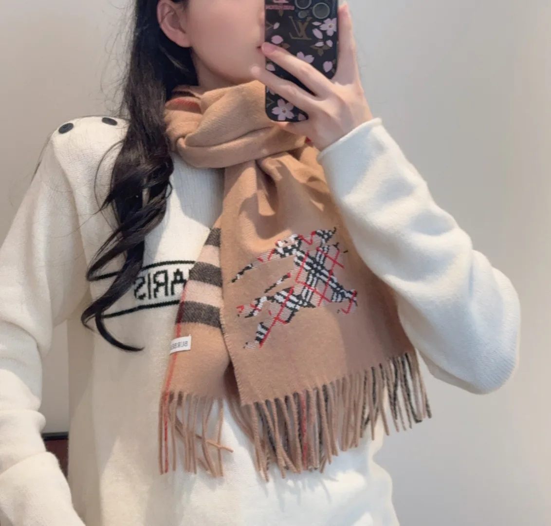 Шарфы Burberry 638088