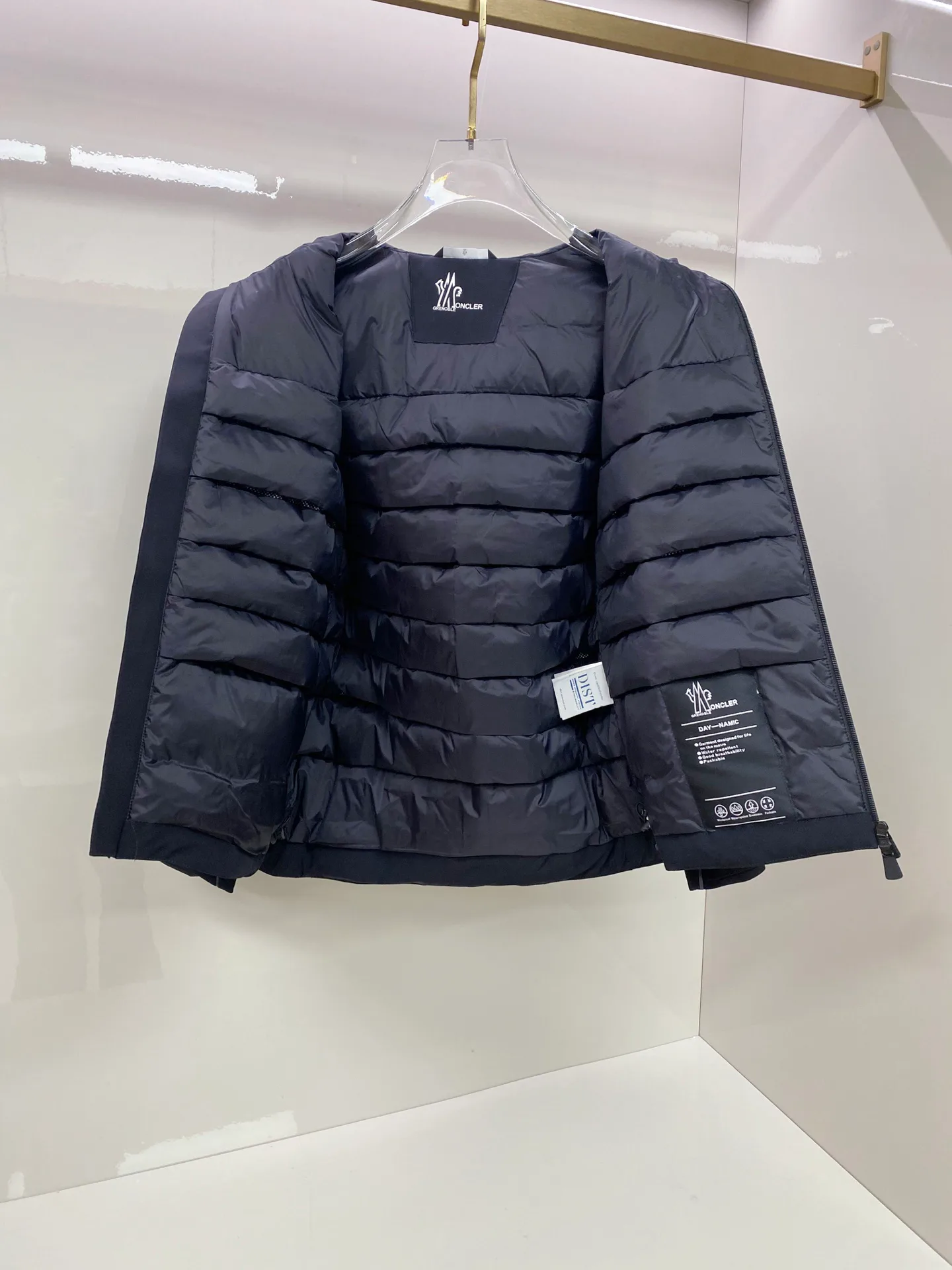 Куртки И Пуховики Мужские Moncler 1129738