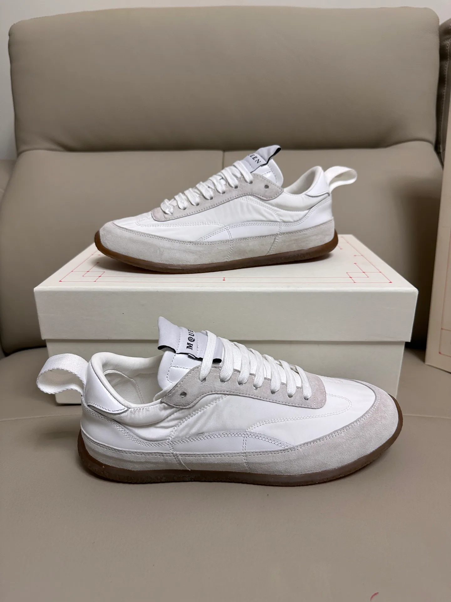 Кроссовки Женские Alexander Mcqueen 18616755