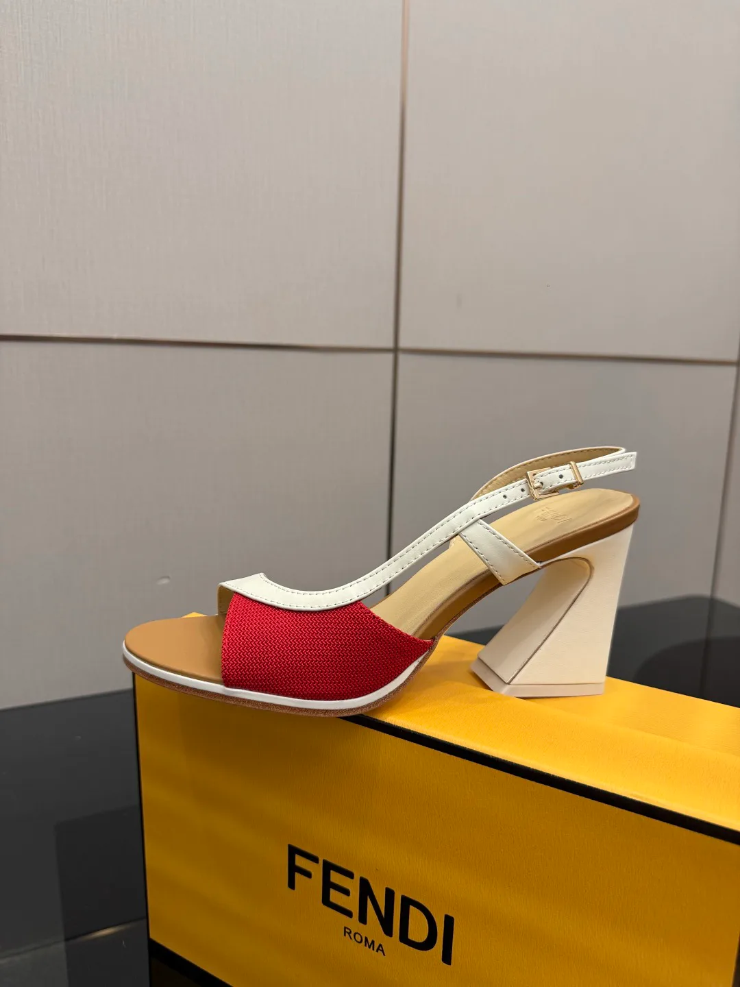 Туфли Женские Fendi 11755390