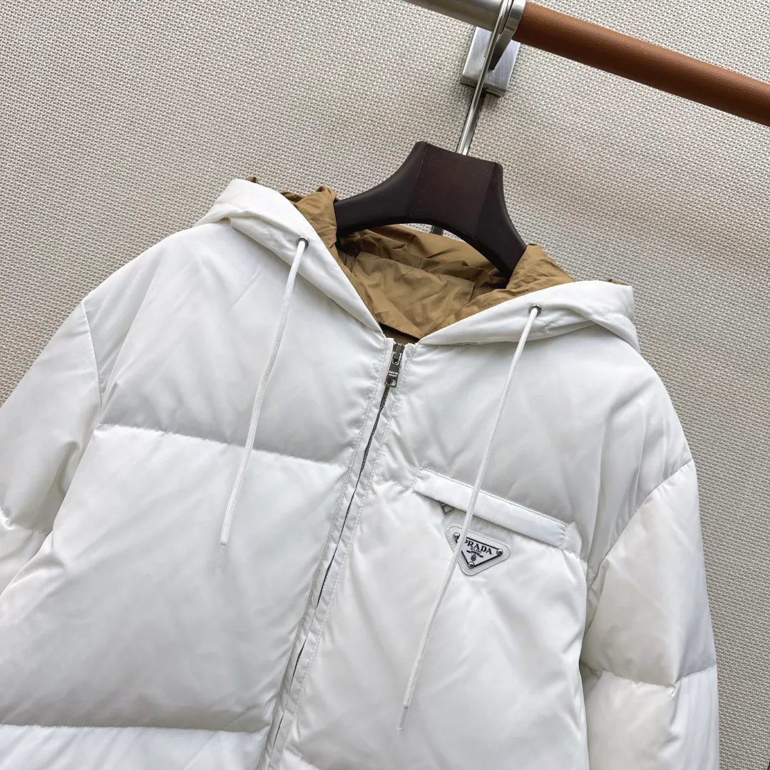 Куртки И Пуховики Женские Prada 18183488