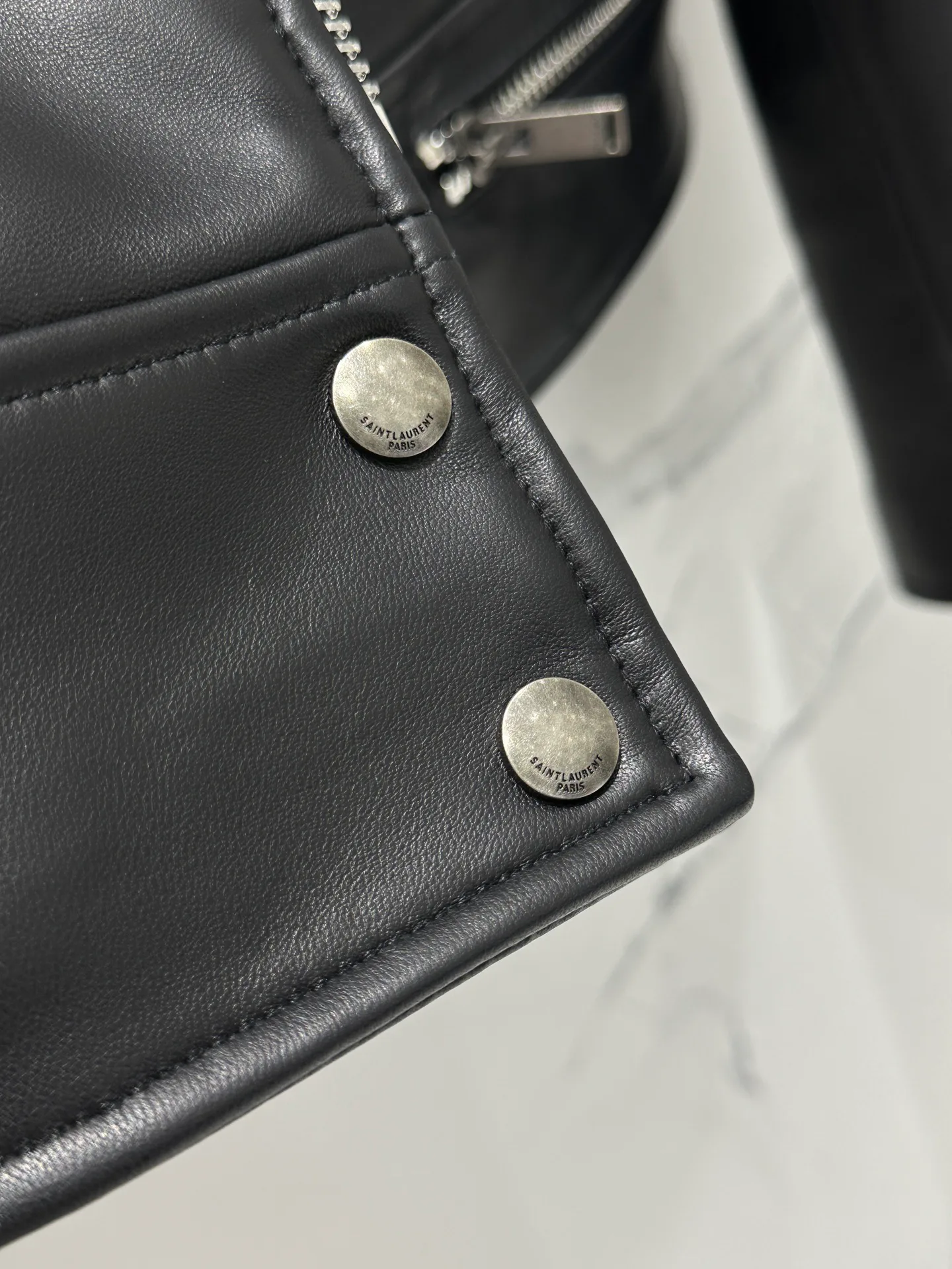 Кожаные Куртки И Дублёнки Женские Saint Laurent 11484154