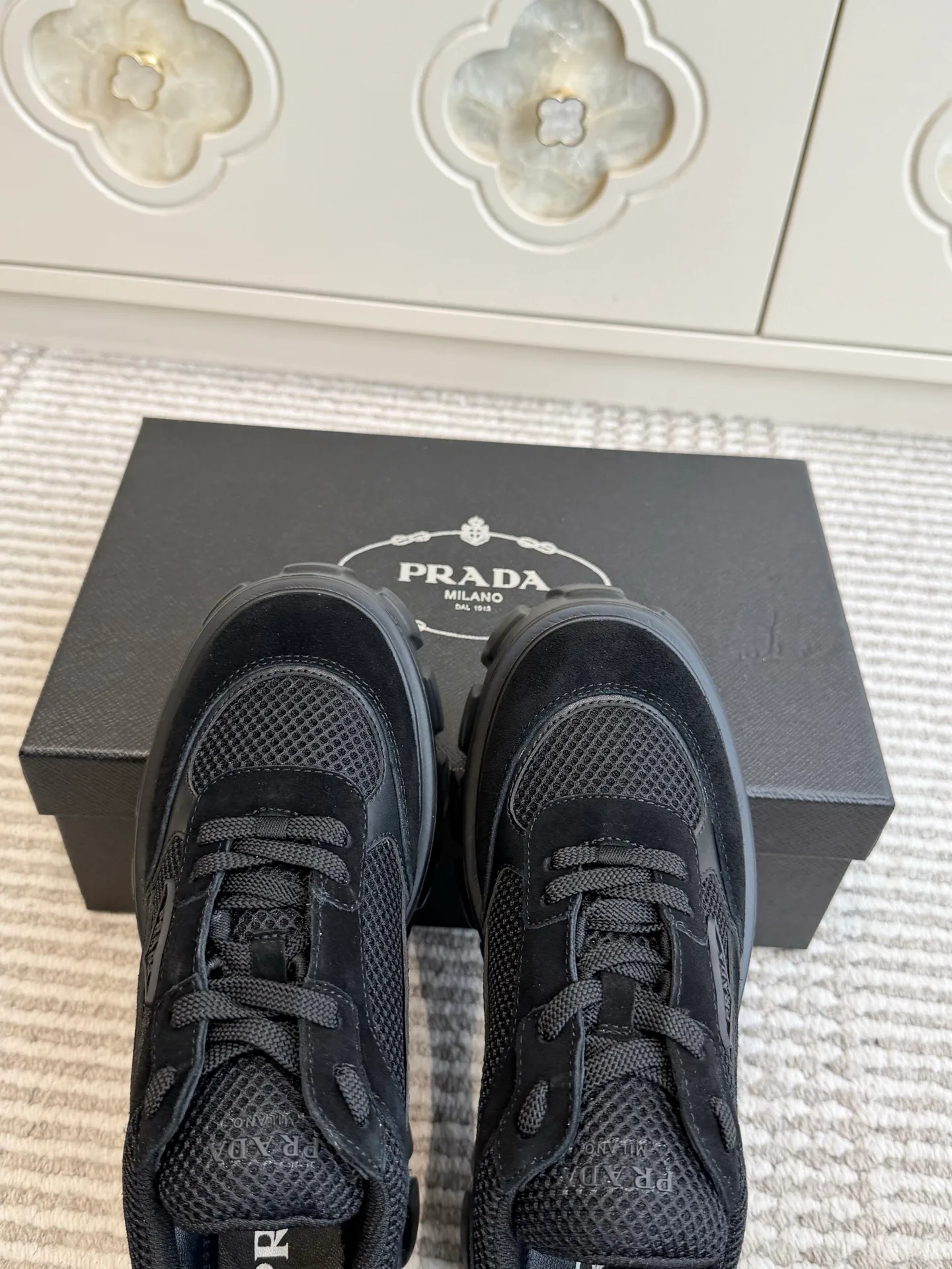 Кроссовки Женские Prada 18261279