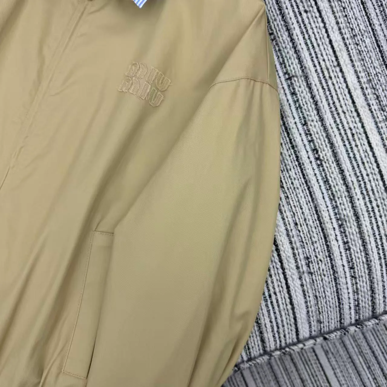 Куртки И Пуховики Женские Miu Miu 10777562