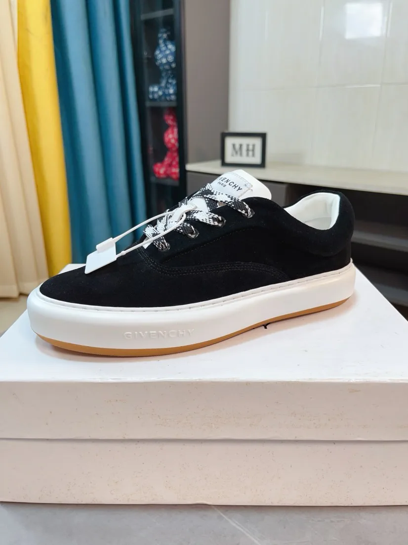 Кроссовки Женские Givenchy 18417399