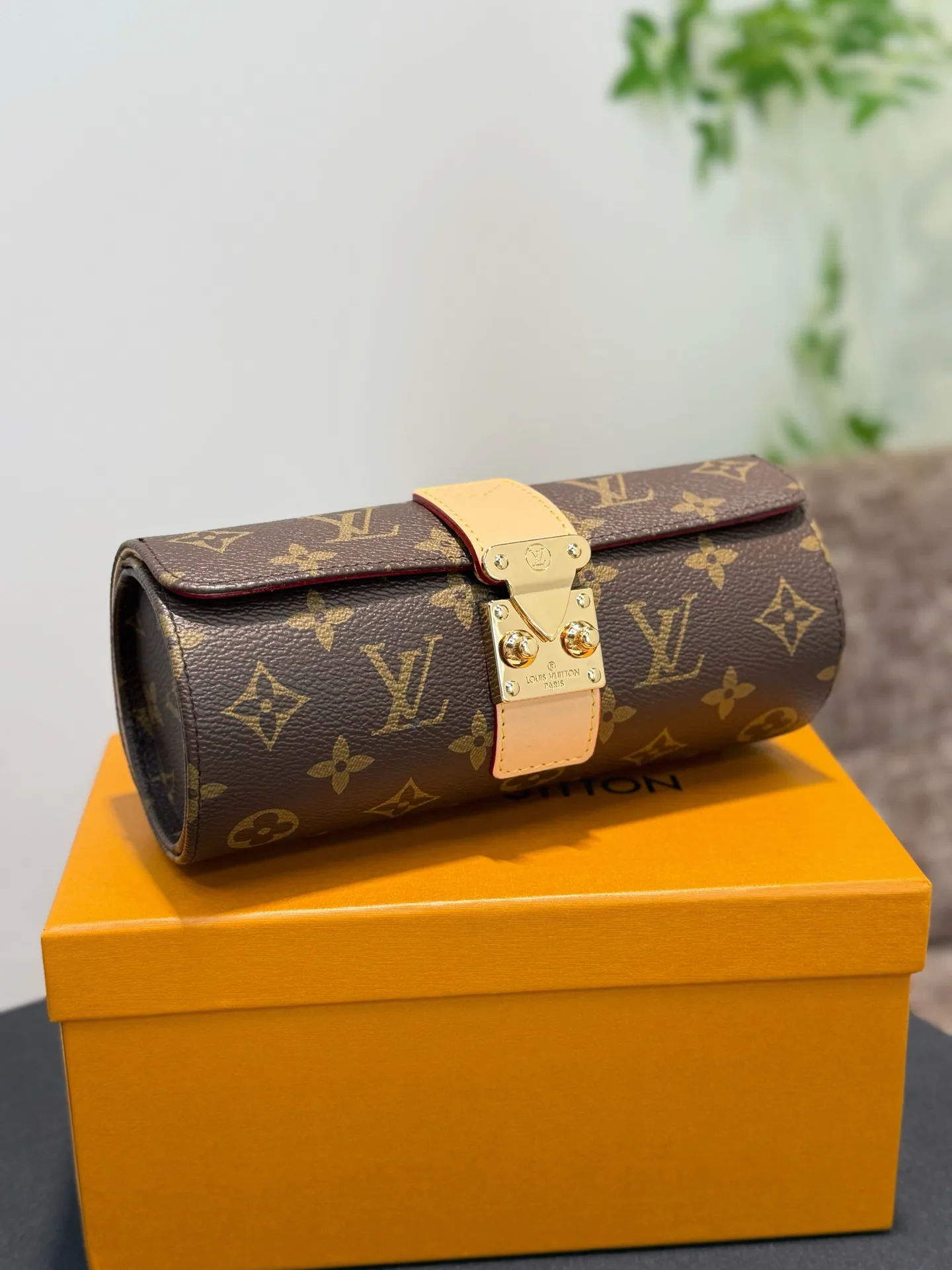 Текстиль Louis Vuitton 1383239