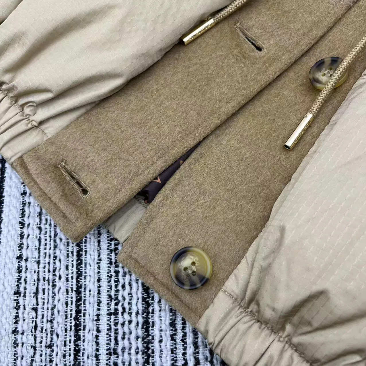 Куртки И Пуховики Женские Louis Vuitton 818972