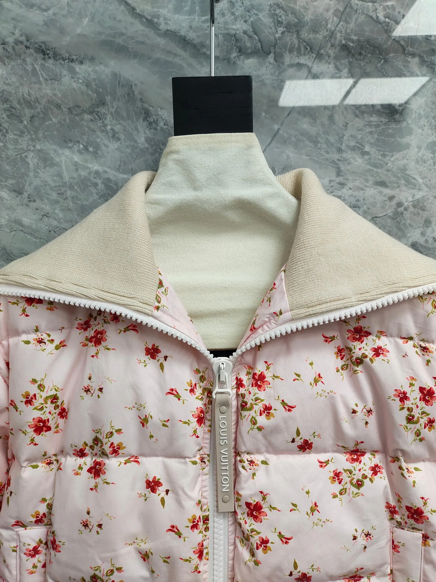 Куртки И Пуховики Женские Louis Vuitton 5052273